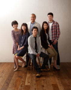 カジュアル家族写真