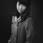 女性プロフィール写真白黒