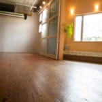 スタジオのアンティークフローリング