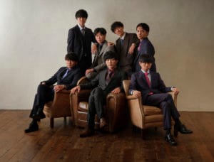 男子成人式8人グループ写真