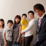 男の成人記念6人家族写真